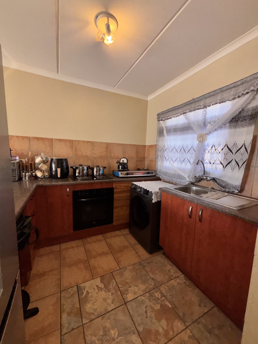 2 Bedroom Property for Sale in Greenhills Gauteng