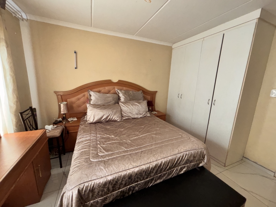 2 Bedroom Property for Sale in Greenhills Gauteng