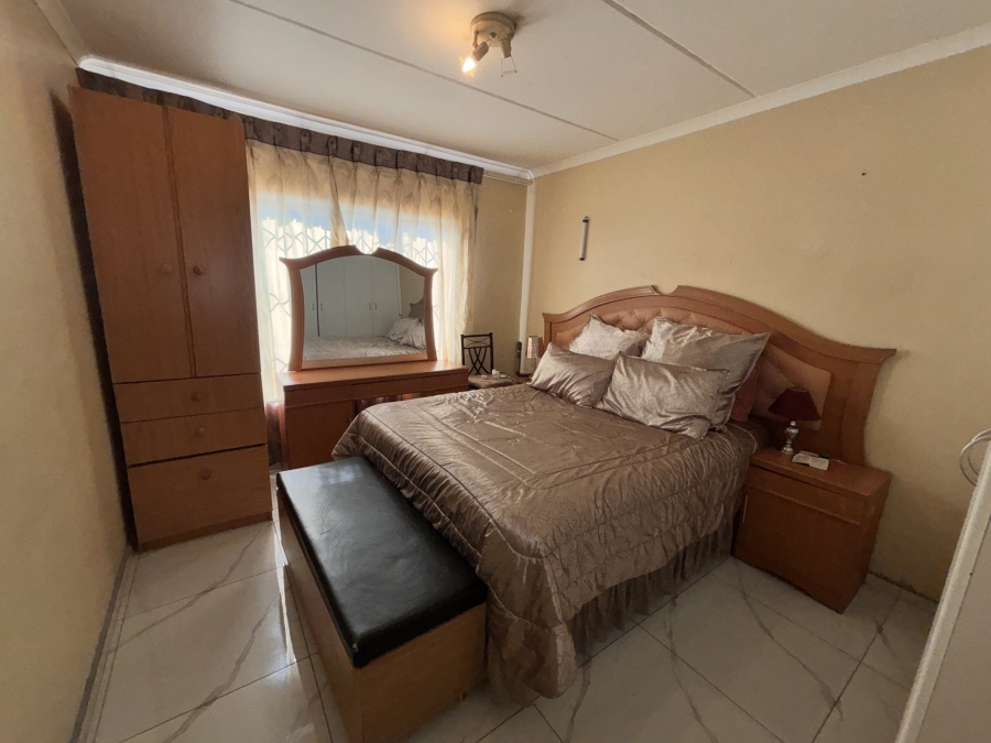 2 Bedroom Property for Sale in Greenhills Gauteng