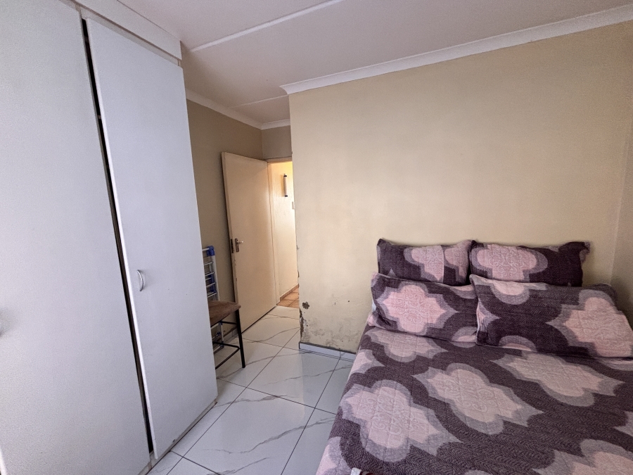 2 Bedroom Property for Sale in Greenhills Gauteng