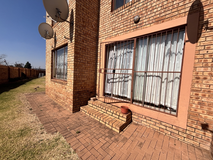 2 Bedroom Property for Sale in Greenhills Gauteng