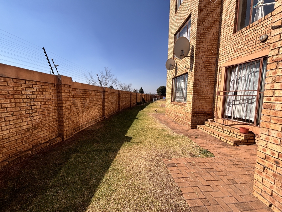 2 Bedroom Property for Sale in Greenhills Gauteng