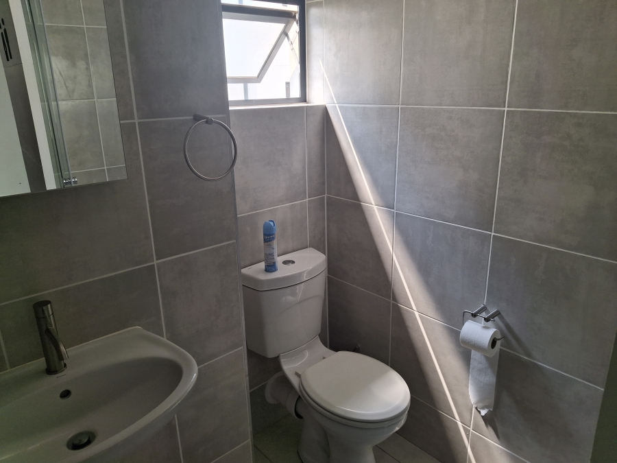To Let 1 Bedroom Property for Rent in Mooikloof Gauteng