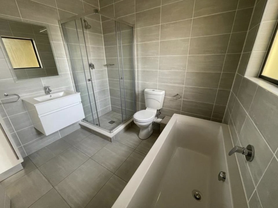 3 Bedroom Property for Sale in Waterfall Gauteng