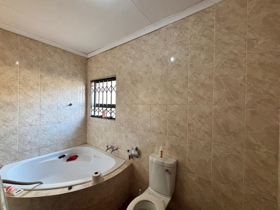 3 Bedroom Property for Sale in Vanderbijlpark CE 7 Gauteng