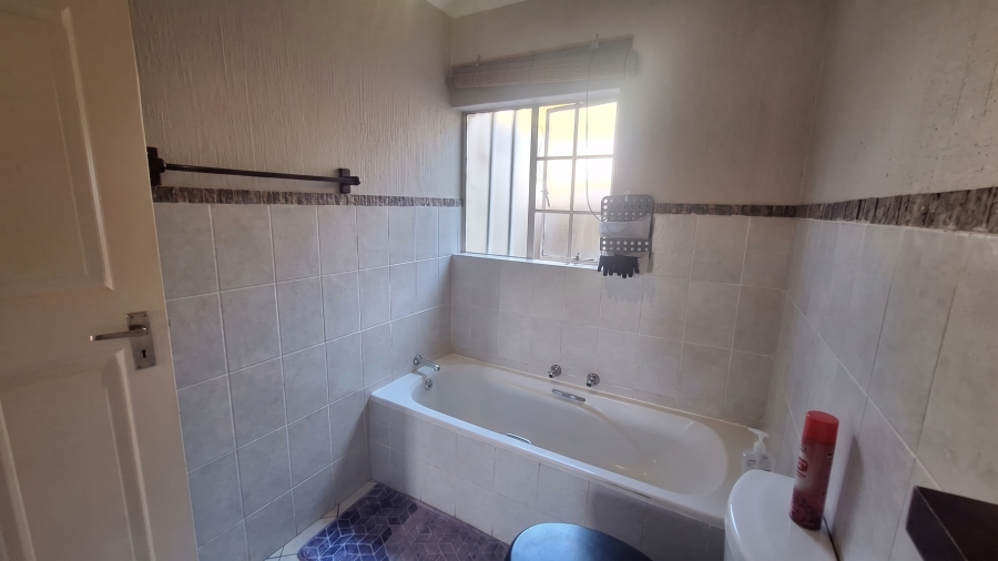 2 Bedroom Property for Sale in Northgate Gauteng