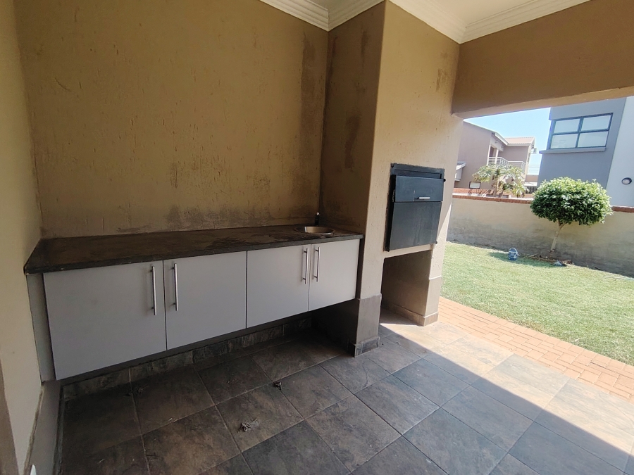 3 Bedroom Property for Sale in Kameeldrift East Gauteng