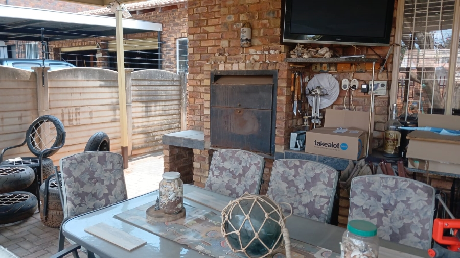 3 Bedroom Property for Sale in Doornpoort Gauteng