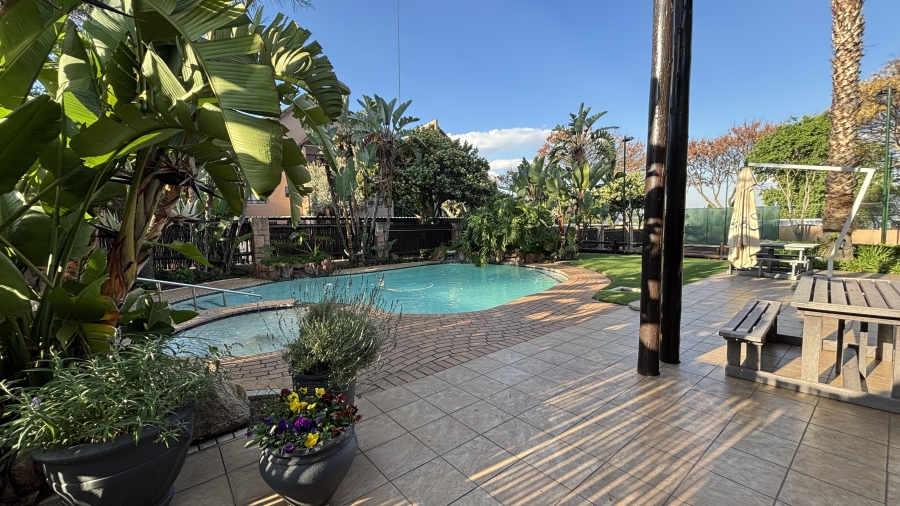 2 Bedroom Property for Sale in Lonehill Gauteng