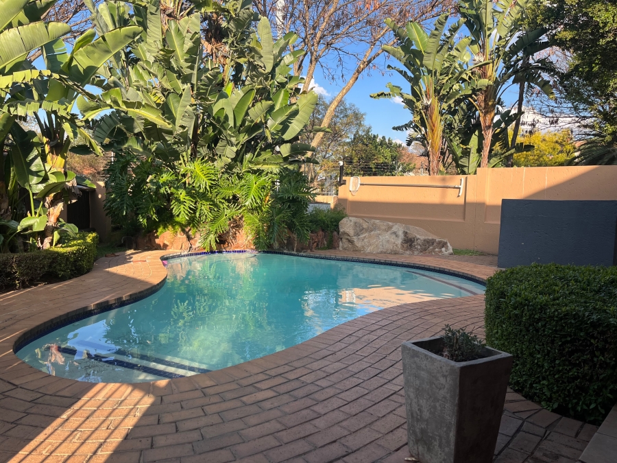 2 Bedroom Property for Sale in Lonehill Gauteng