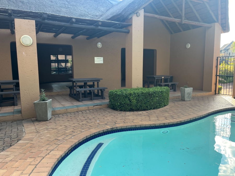 2 Bedroom Property for Sale in Lonehill Gauteng