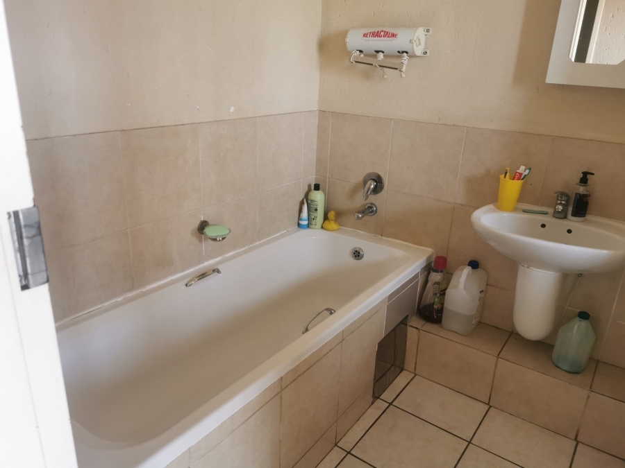 2 Bedroom Property for Sale in Comet Gauteng