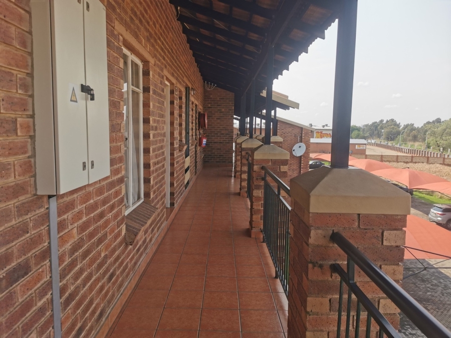 2 Bedroom Property for Sale in Comet Gauteng