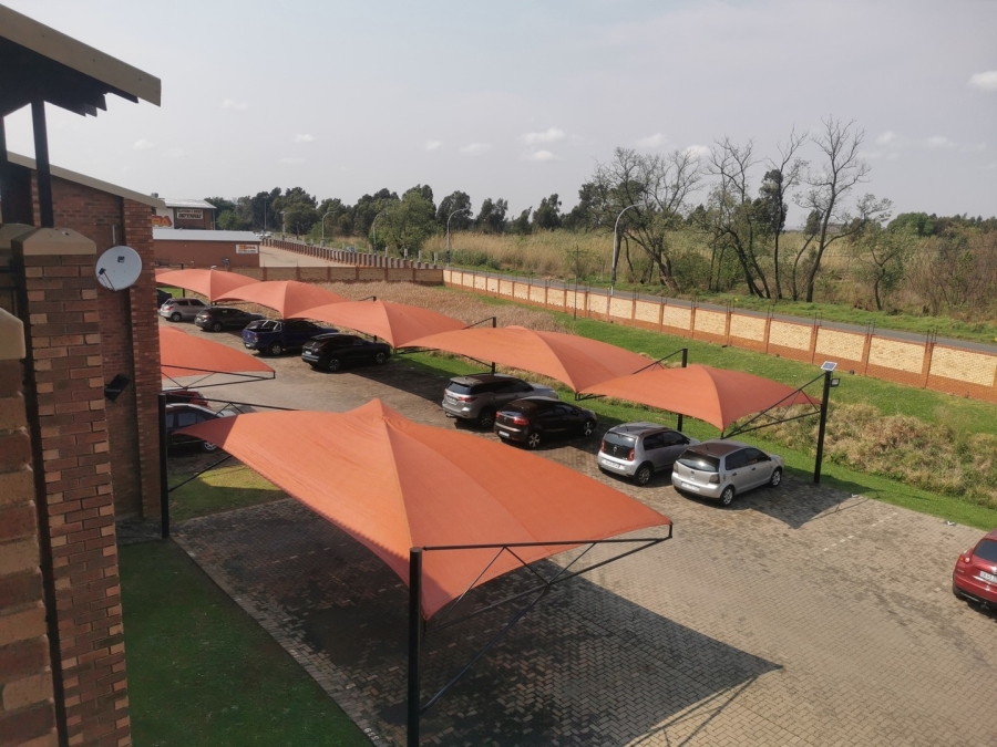 2 Bedroom Property for Sale in Comet Gauteng