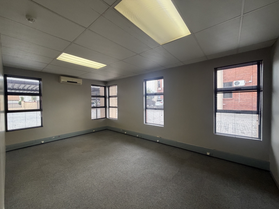To Let Commercial Property for Rent in Heuwelsig Estate Gauteng