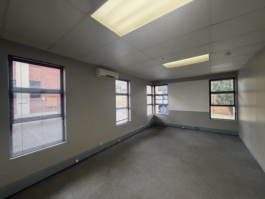 To Let Commercial Property for Rent in Heuwelsig Estate Gauteng