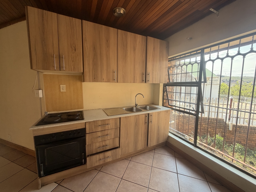 To Let 2 Bedroom Property for Rent in Laudium Gauteng