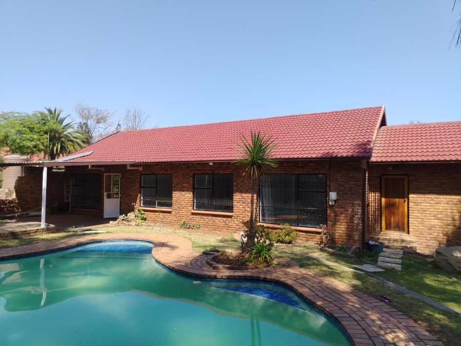 To Let 3 Bedroom Property for Rent in Norkem Park Gauteng