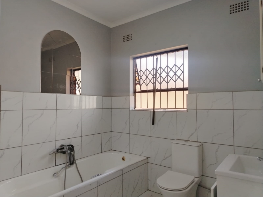 To Let 3 Bedroom Property for Rent in Norkem Park Gauteng