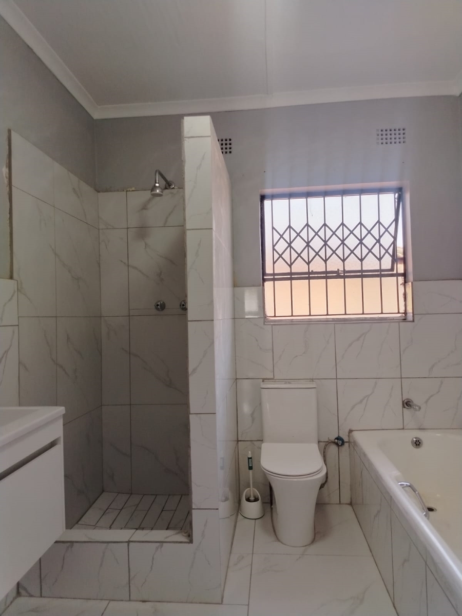 To Let 3 Bedroom Property for Rent in Norkem Park Gauteng