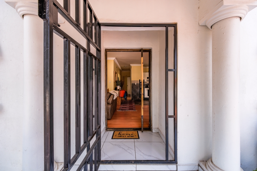 5 Bedroom Property for Sale in Garsfontein Gauteng