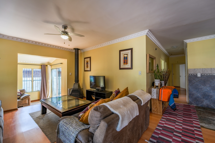 5 Bedroom Property for Sale in Garsfontein Gauteng