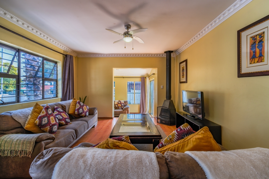 5 Bedroom Property for Sale in Garsfontein Gauteng