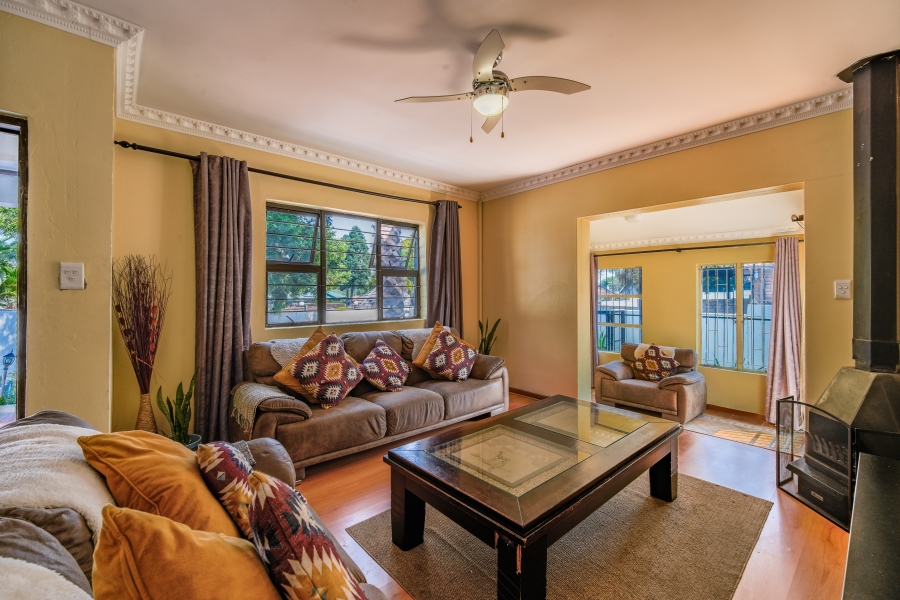 5 Bedroom Property for Sale in Garsfontein Gauteng