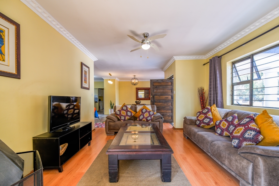 5 Bedroom Property for Sale in Garsfontein Gauteng