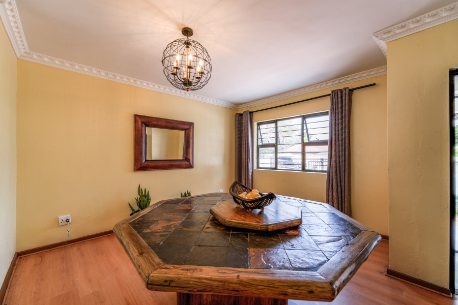 5 Bedroom Property for Sale in Garsfontein Gauteng