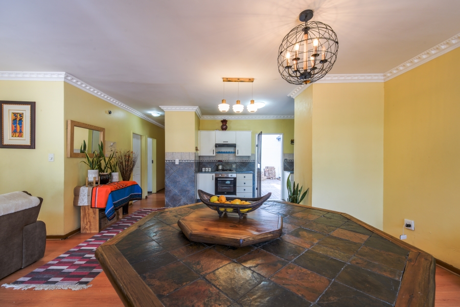 5 Bedroom Property for Sale in Garsfontein Gauteng