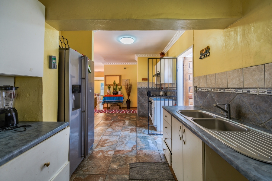5 Bedroom Property for Sale in Garsfontein Gauteng