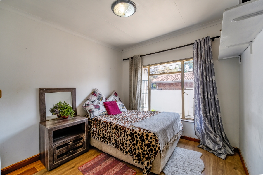 5 Bedroom Property for Sale in Garsfontein Gauteng