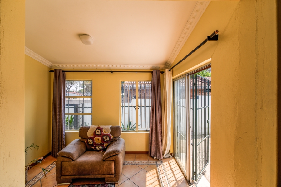 5 Bedroom Property for Sale in Garsfontein Gauteng