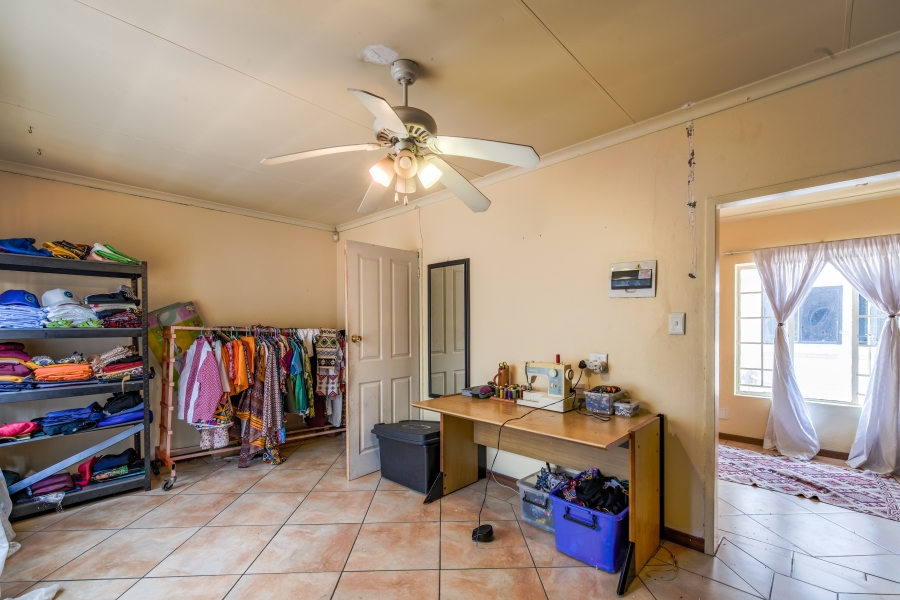 5 Bedroom Property for Sale in Garsfontein Gauteng