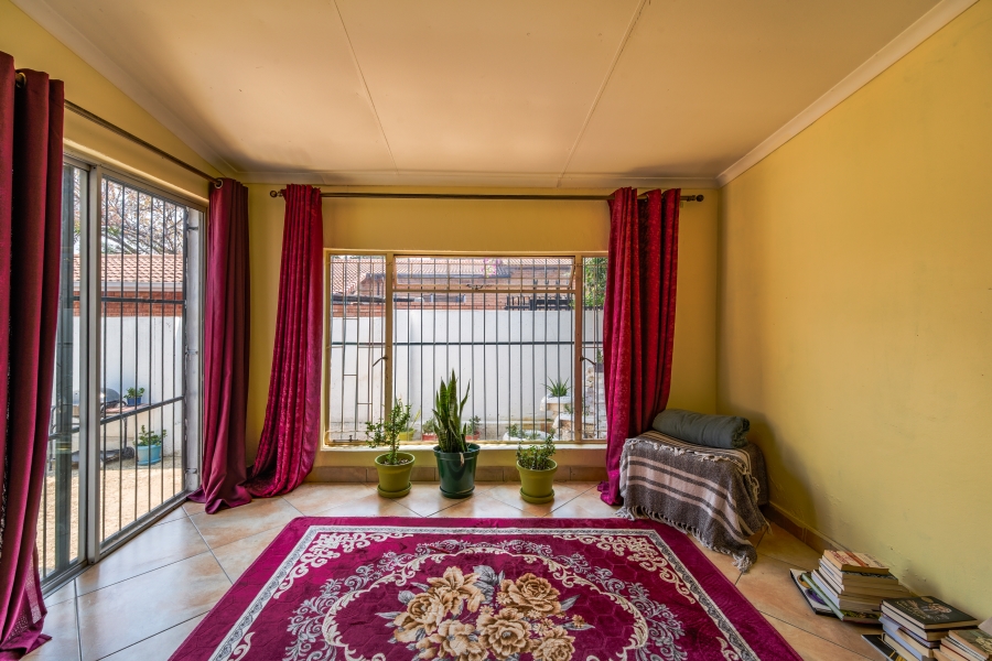 5 Bedroom Property for Sale in Garsfontein Gauteng
