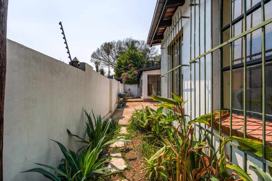 5 Bedroom Property for Sale in Garsfontein Gauteng