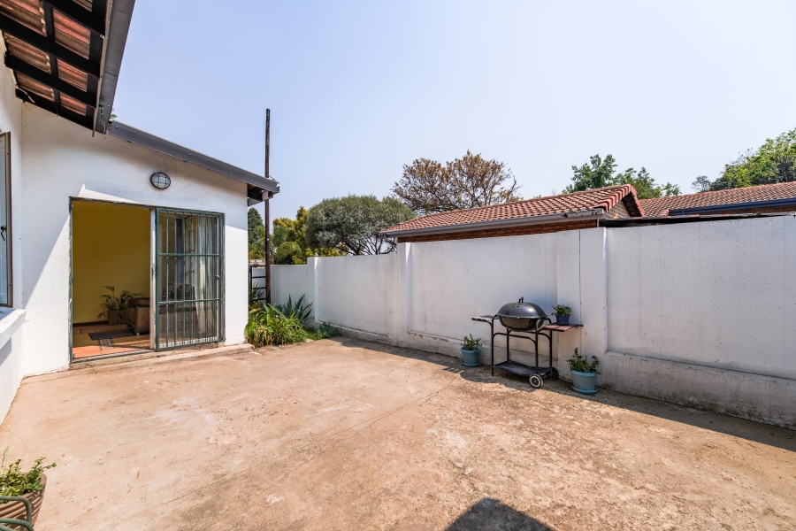 5 Bedroom Property for Sale in Garsfontein Gauteng