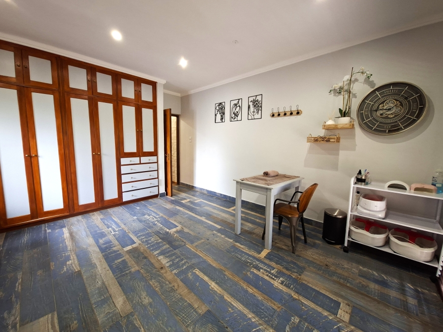 4 Bedroom Property for Sale in Waterkloof Ridge Gauteng