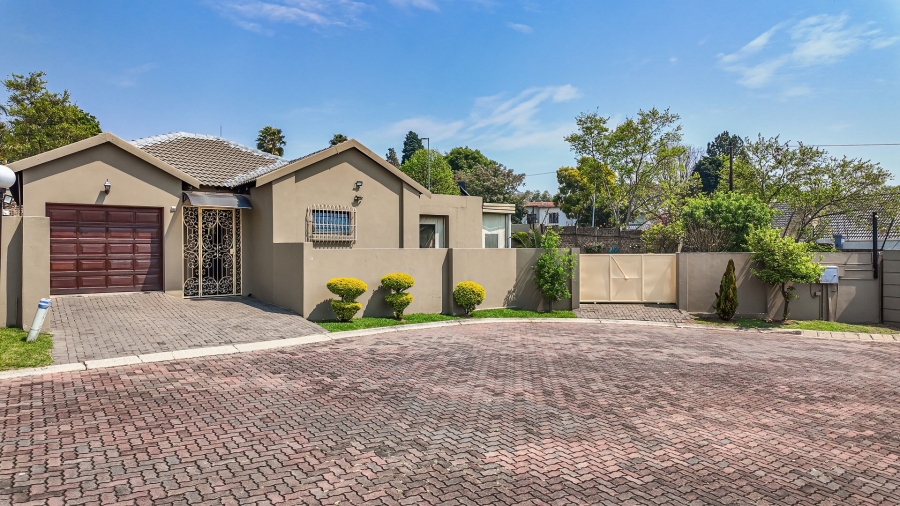 To Let 3 Bedroom Property for Rent in Buccleuch Gauteng