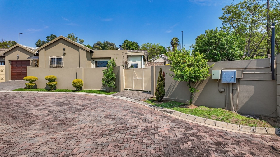 To Let 3 Bedroom Property for Rent in Buccleuch Gauteng