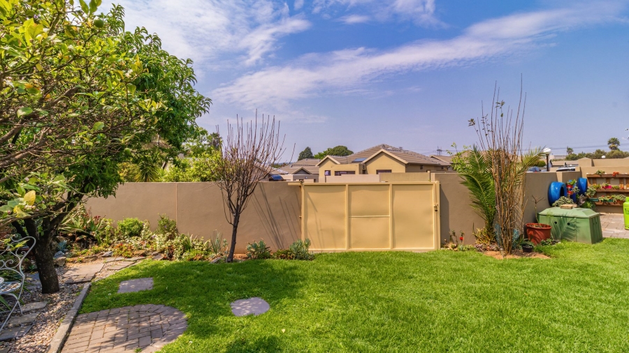 To Let 3 Bedroom Property for Rent in Buccleuch Gauteng