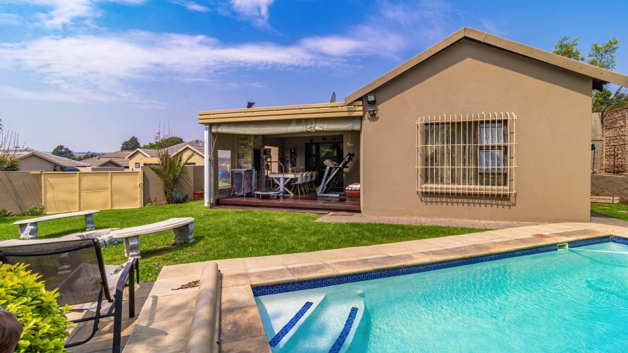 To Let 3 Bedroom Property for Rent in Buccleuch Gauteng