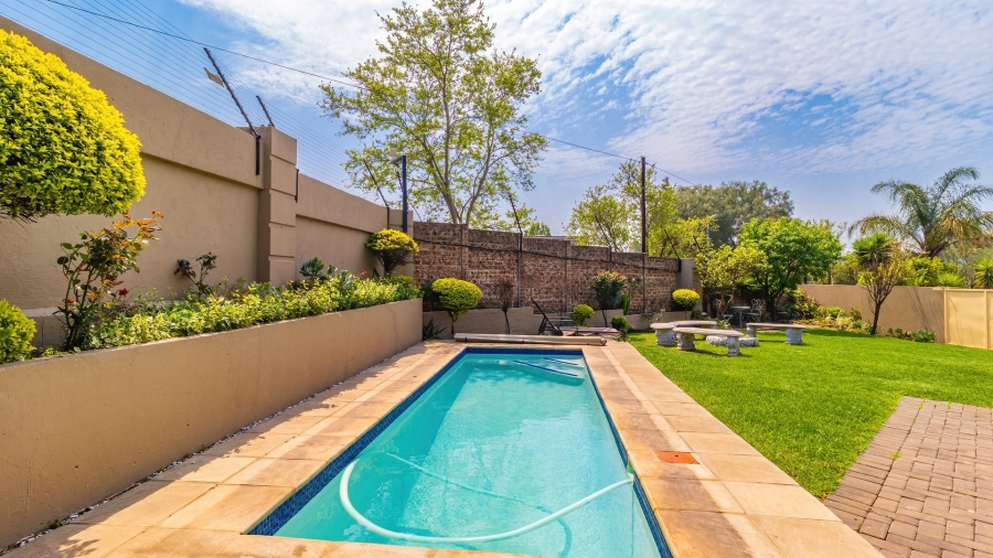 To Let 3 Bedroom Property for Rent in Buccleuch Gauteng