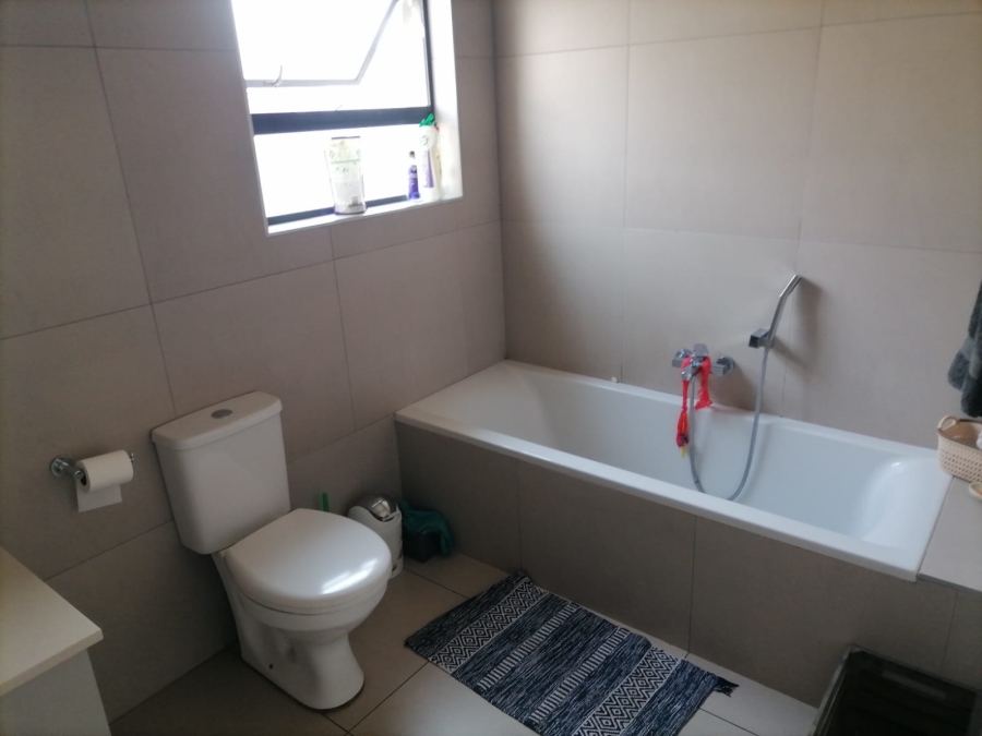 4 Bedroom Property for Sale in Raslouw Gauteng