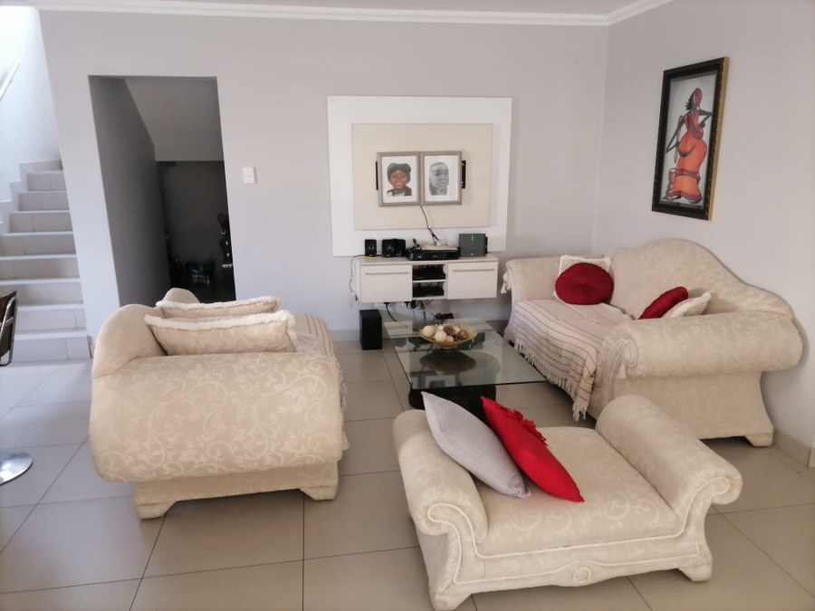 4 Bedroom Property for Sale in Raslouw Gauteng