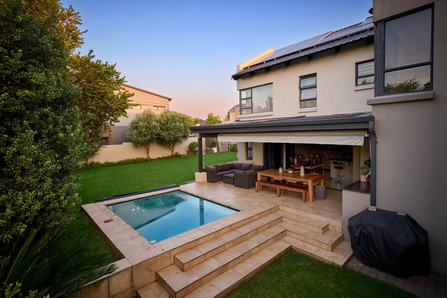 4 Bedroom Property for Sale in Waterfall Country Village Gauteng
