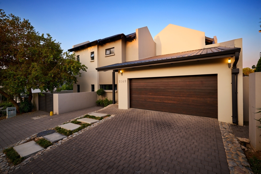4 Bedroom Property for Sale in Waterfall Country Village Gauteng