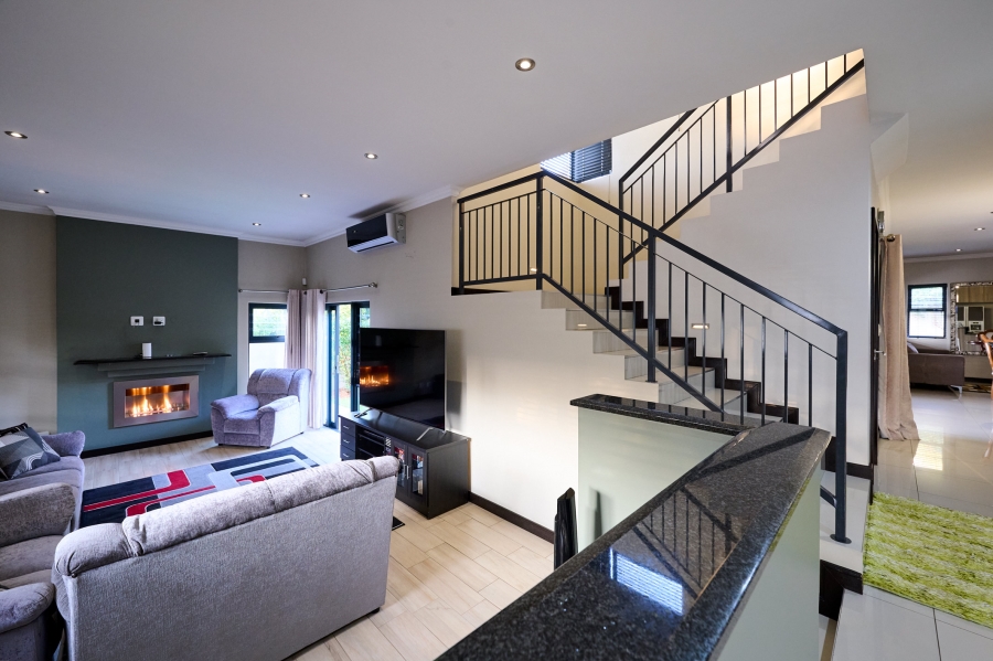 4 Bedroom Property for Sale in Waterfall Country Village Gauteng