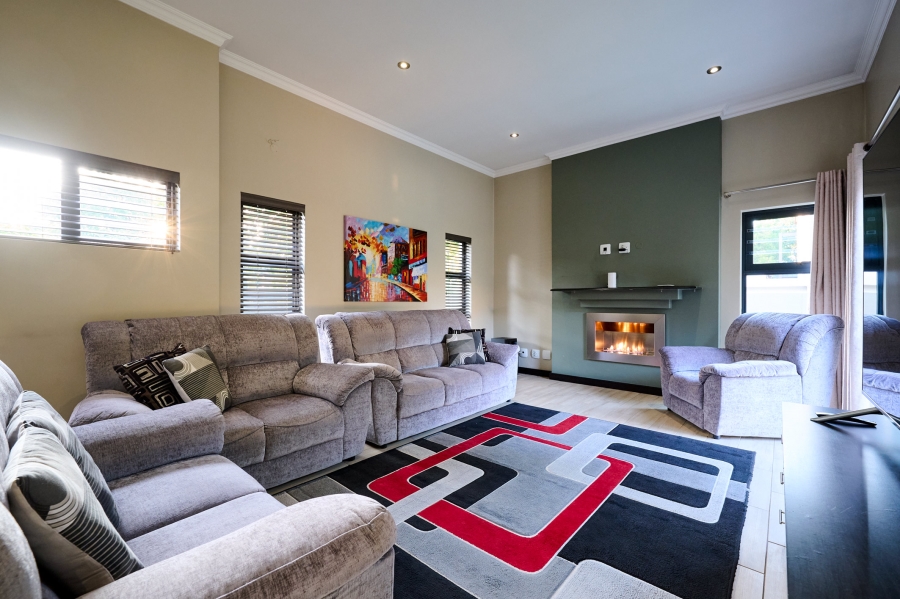 4 Bedroom Property for Sale in Waterfall Country Village Gauteng